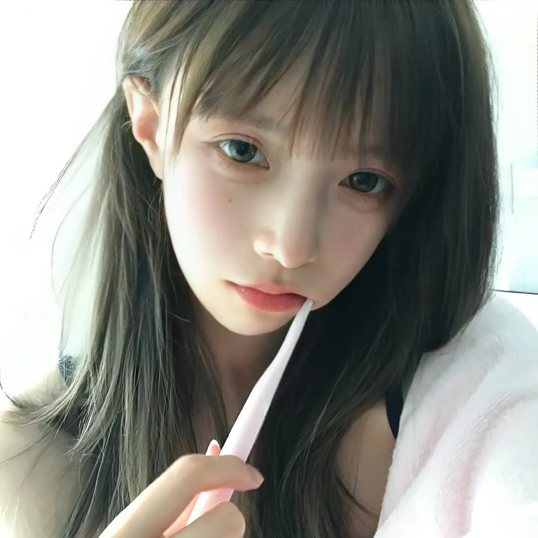 一位站立的人